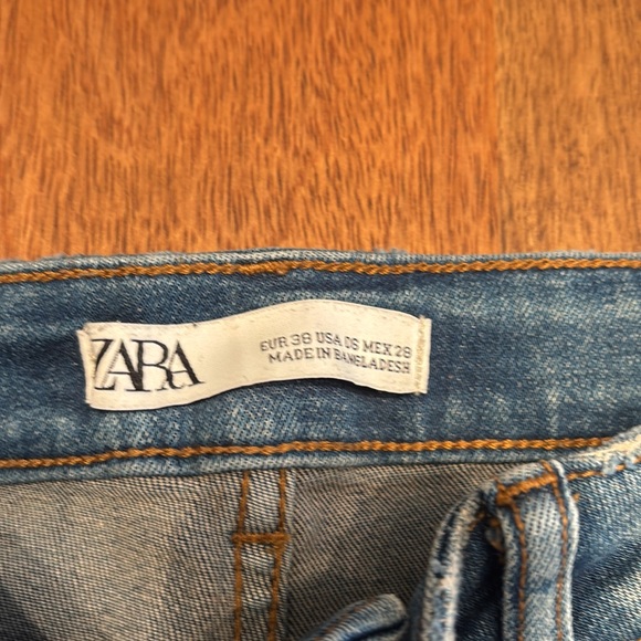 Distressed Blue Jeans - Picture 4 of 8